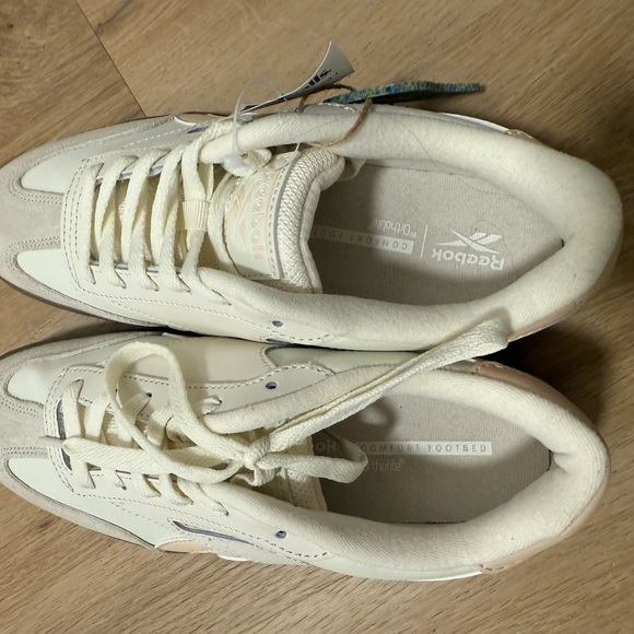 Reebok Cream and Tan Sneakers - Picture 3 of 5
